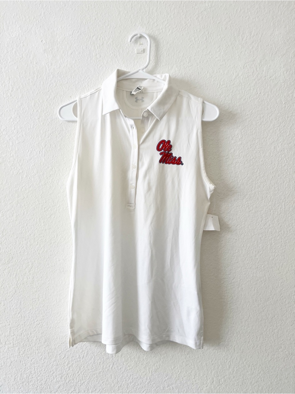 Under Armour Women’s Ole Miss Sleeveless Top Tank polo Medium NEW